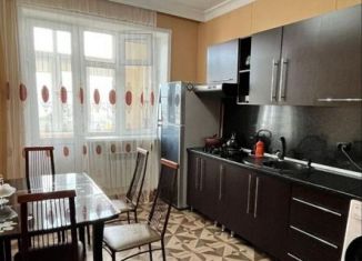 Продаю 3-ком. квартиру, 90 м2, Дербент, улица Гейдара Алиева, 3Б