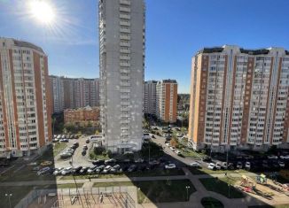 Продам 2-комнатную квартиру, 60.9 м2, Московская область, бульвар Нестерова, 3