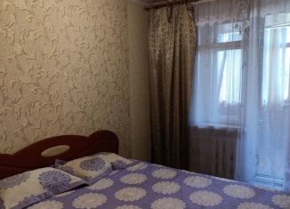 Сдается 3-комнатная квартира, 75 м2, Симферополь, улица Глухова, 33/2