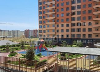 Продажа трехкомнатной квартиры, 96 м2, Каспийск, проспект Акулиничева, 33А