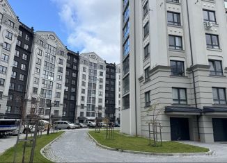 Продаю 2-ком. квартиру, 65 м2, Калининградская область, улица Тургенева, 16А