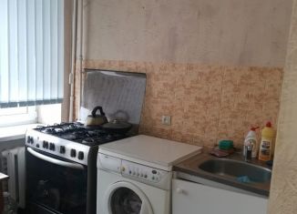 Продается трехкомнатная квартира, 55 м2, Гуково, Комсомольская улица, 83