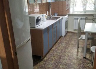 Сдам в аренду трехкомнатную квартиру, 63 м2, Красноярский край, улица Кутузова, 30