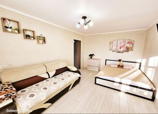 Сдаю 3-ком. квартиру, 40 м2, Хабаровск, Хабаровская улица, 33