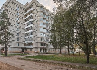 Продам 3-ком. квартиру, 74.1 м2, Калужская область, улица Горького, 60