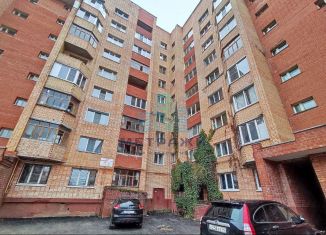 Продам 2-ком. квартиру, 62 м2, Калуга, улица Калужского Ополчения, 5, Октябрьский округ