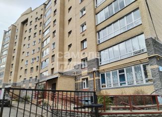 Продаю 2-комнатную квартиру, 60 м2, Киров, Ленинский район, улица Сурикова, 12