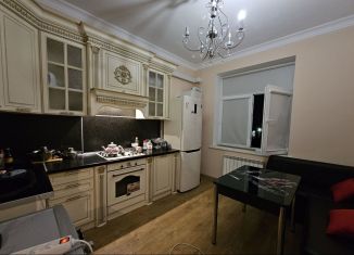 Сдается 2-ком. квартира, 70 м2, Дагестан, улица Каммаева, 7