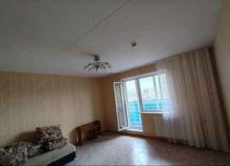 Сдаю 1-ком. квартиру, 47 м2, Каменск-Уральский, улица Суворова, 20