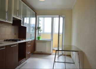 Аренда 1-ком. квартиры, 45 м2, Калининград, улица Виктора Гакуна, 5