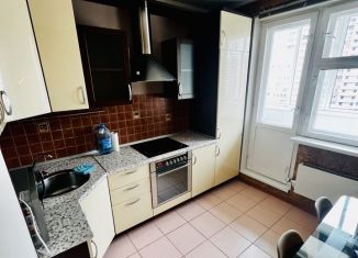 Сдается в аренду 1-комнатная квартира, 40 м2, Москва, Святоозёрская улица, 4, ВАО