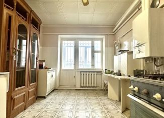 Продается двухкомнатная квартира, 70 м2, Краснодарский край, улица Урицкого, 148