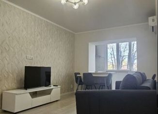 Сдам в аренду 2-ком. квартиру, 40 м2, Пятигорск, улица Дунаевского, 20А