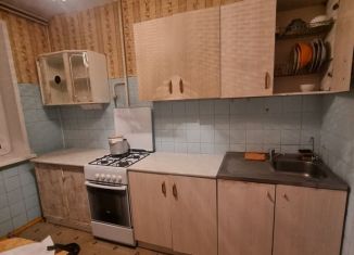 Сдаю в аренду 2-ком. квартиру, 50 м2, Рязань, улица Бирюзова, 28, Московский район