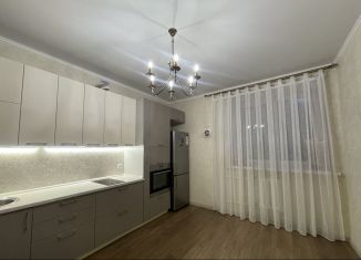 Продается 3-ком. квартира, 81.7 м2, Тюмень, улица Мельникайте, 142А