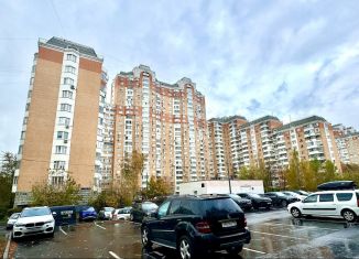 Трехкомнатная квартира на продажу, 131.7 м2, Москва, улица Богданова, 6к1, метро Солнцево