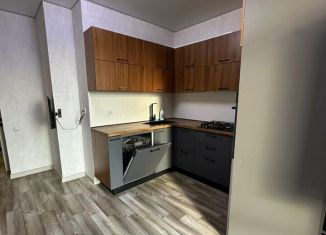 Продается 2-ком. квартира, 58 м2, Ставропольский край, улица Адмиральского, 1А