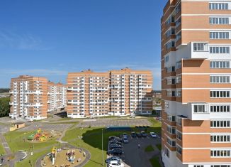 Продается трехкомнатная квартира, 64 м2, посёлок Марьино, улица Харлампиева, 52к2, ЖК Спортивный Квартал