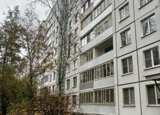 Трехкомнатная квартира на продажу, 58 м2, Санкт-Петербург, улица Подвойского, 40к1, метро Проспект Большевиков