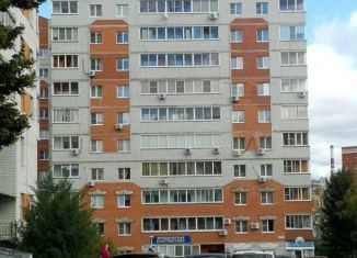 Аренда 2-ком. квартиры, 80 м2, Курск, улица Карла Либкнехта, 22