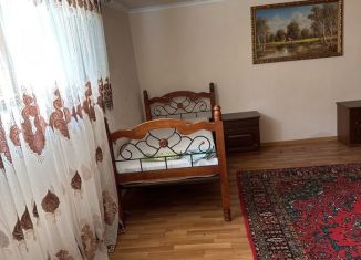 Сдача в аренду комнаты, 100 м2, Махачкала