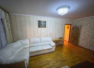 Сдам 3-комнатную квартиру, 60 м2, Строитель, улица Ленина, 6