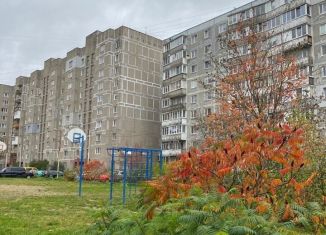 Продам 2-ком. квартиру, 53 м2, Калининградская область, улица Горького, 201