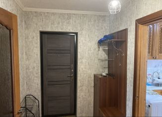 Продаю трехкомнатную квартиру, 68.5 м2, поселок городского типа Мостовской, улица Гоголя
