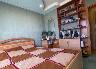 Продается 3-комнатная квартира, 60.8 м2, Петропавловск-Камчатский, микрорайон Северо-Восток, улица Ларина, 18