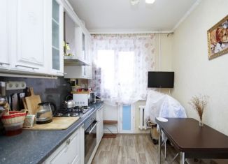 Продаю двухкомнатную квартиру, 49 м2, Омск, улица Красных Зорь, 150