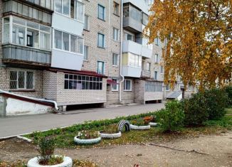 Продам 2-ком. квартиру, 47 м2, Катайск, Молодёжная улица, 2