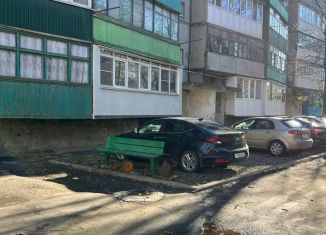 Продается однокомнатная квартира, 33 м2, Новошахтинск, улица Радио, 32