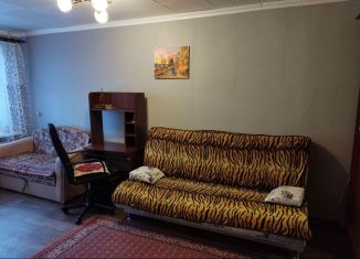 Сдам 1-ком. квартиру, 30 м2, Строитель, улица Ленина, 10