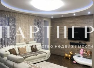 Сдам в аренду 4-ком. квартиру, 93.5 м2, Ленинградская область, Комсомольская улица, 25