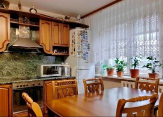 Продам 3-комнатную квартиру, 94 м2, Тюменская область, улица Пермякова, 74к4