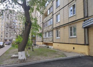Продается 3-комнатная квартира, 70.8 м2, Алексеевка, Республиканская улица, 78