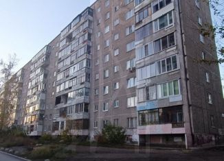 Продается трехкомнатная квартира, 58 м2, Екатеринбург, улица 40-летия Комсомола, 22, метро Ботаническая