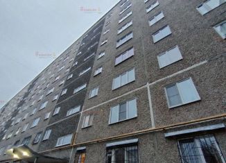 Продается трехкомнатная квартира, 58 м2, Екатеринбург, улица Начдива Онуфриева, 48