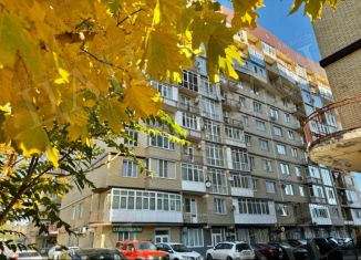 Продам трехкомнатную квартиру, 120 м2, Ессентуки, Октябрьская улица, 337/2