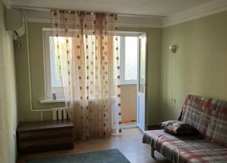 Сдается 2-ком. квартира, 50 м2, Краснодар, улица Атарбекова, 19