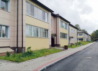 Продается трехкомнатная квартира, 63 м2, городской посёлок Рощино, Железнодорожная улица, 54