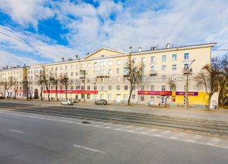 Продается 2-комнатная квартира, 54 м2, Екатеринбург, метро Проспект Космонавтов, улица Машиностроителей, 18