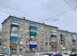 Продам 2-ком. квартиру, 43.7 м2, Кемеровская область, улица Мусохранова, 1