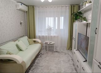 Продам 5-ком. квартиру, 52 м2, Таганрог, улица Москатова, 19