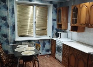 Аренда 3-комнатной квартиры, 67 м2, Старый Оскол, микрорайон Весенний, 18