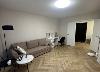 Продам 1-ком. квартиру, 48.1 м2, Красноярск, улица Алексеева, 17