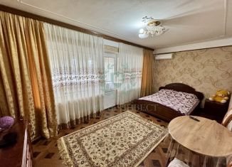 Продам 3-комнатную квартиру, 74 м2, Махачкала, улица Гаджи Алибегова, 84, Кировский район