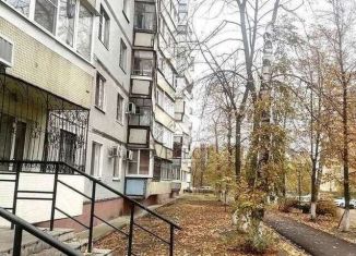 Продаю 3-ком. квартиру, 63 м2, Старый Оскол, микрорайон Жукова, 23