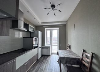 Сдается 2-ком. квартира, 50 м2, Москва, улица Потаповская Роща, 2к2