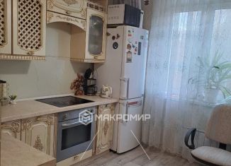 Продается 2-ком. квартира, 68 м2, Челябинск, улица Мусы Джалиля, 15, Курчатовский район